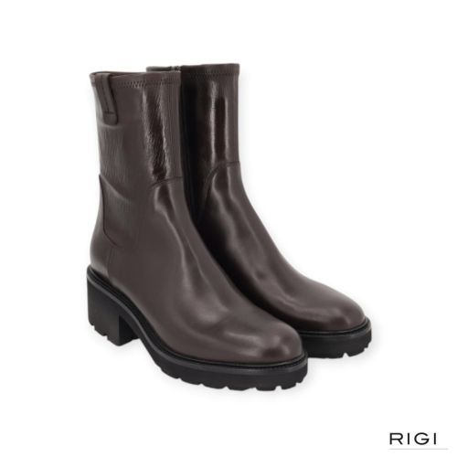 Truman’s 4453 enkellaars in bruin leer voor dames. 