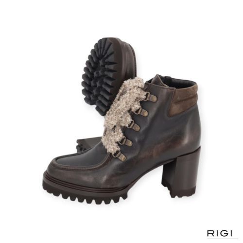 Trumans 9293 enkellaars, bottine voor dames in bruin gebrushed leer. Trumans 9293 enkellaars, bottine voor dames in bruin gebrushed leer.