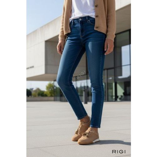 Twinset sneaker 26TCP090 in zand suède voor dames. 