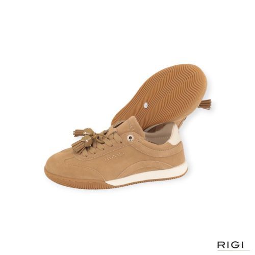 Twinset sneaker 26TCP090 in zand suède voor dames. 