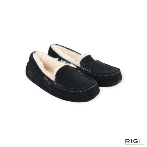 Ugg Ansley pantoffel voor dames in zwart suède. Ugg Ansley pantoffel voor dames in zwart suède.