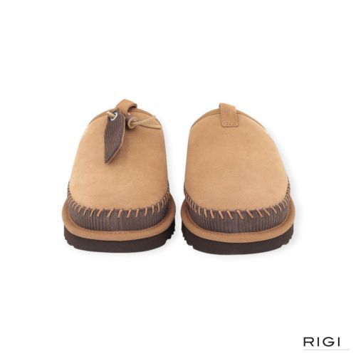 Ugg Classic Heritage slip-on in chestnut, cognac suède voor heren. Ugg Classic Heritage slip-on in chestnut, cognac suède voor heren.