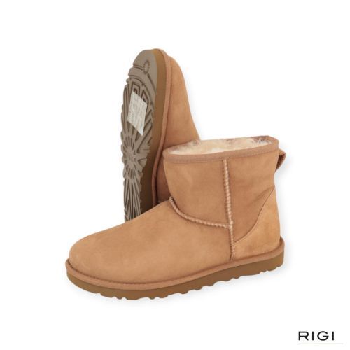 Ugg Classic Mini II enkellaars in chestnut suède voor dames en heren. Ugg Classic Mini II enkellaars in chestnut suède voor dames en heren.