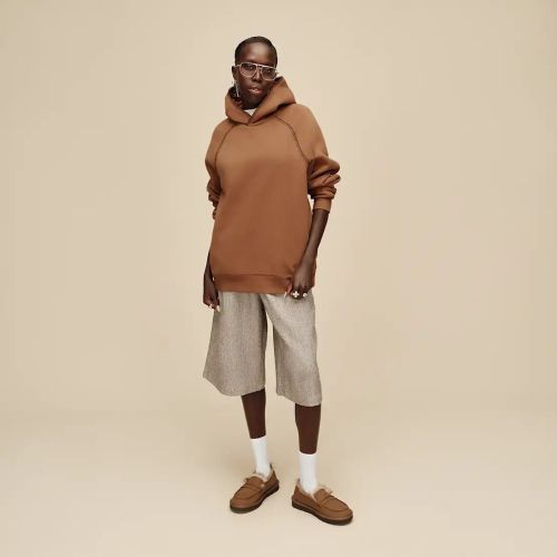 Ugg Ellis Nubuck Loafer, mocassin in donker cognac, DKC nubuck voor dames. Ugg Ellis Nubuck Loafer, mocassin in donker cognac, DKC nubuck voor dames.