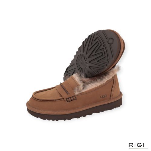 Ugg Ellis Nubuck Loafer, mocassin in donker cognac, DKC nubuck voor dames. Ugg Ellis Nubuck Loafer, mocassin in donker cognac, DKC nubuck voor dames.