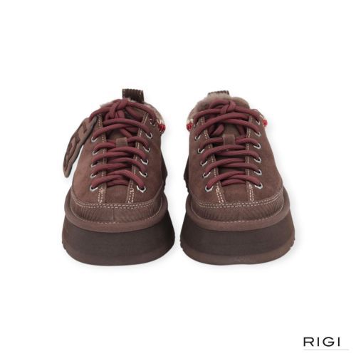 Ugg Heritage Lace-Up slipper in donkerbruin BCDR ‘burnt cedar’ suède voor dames. Ugg Heritage Lace-Up slipper in donkerbruin BCDR ‘burnt cedar’ suède voor dames.