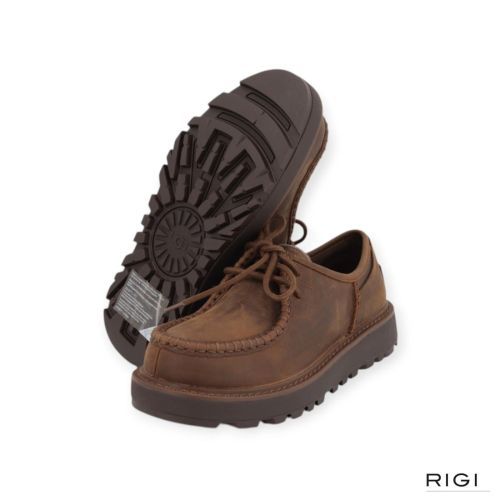 Ugg Loften Chukka veterschoen in OAK, taupe vet leer voor heren. Ugg Loften Chukka veterschoen in OAK, taupe vet leer voor heren.