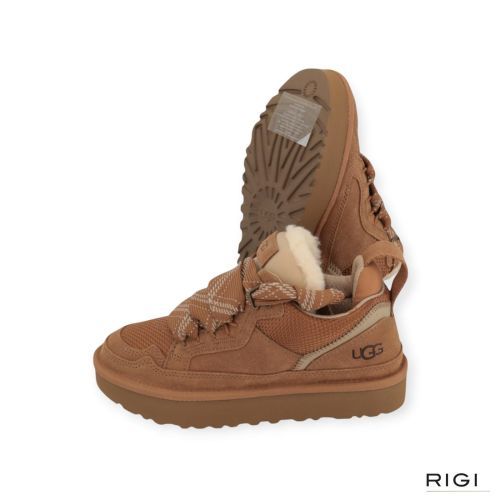 Ugg Lowmel veterschoen in cognac, chestnut suède voor dames. Ugg Lowmel veterschoen in cognac, chestnut suède voor dames.