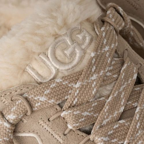 Ugg Lowmel Pantoffel, Mule in offwit, moonlight suède met wol voor dames. Ugg Lowmel Pantoffel, Mule in offwit, moonlight suède met wol voor dames.