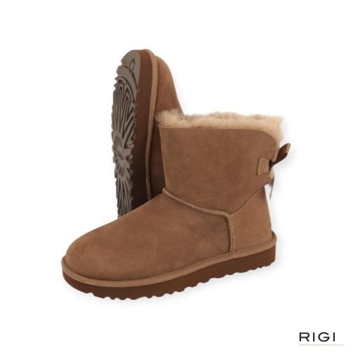 Ugg Mini Bailey Bow II enkellaars in lichtbruin, LBNZ, lightbronze suède voor dames. 