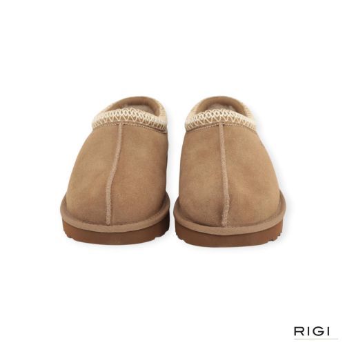 Ugg Tasman II LBNZ lightbronze suède voor dames en heren. Ugg Tasman II LBNZ lightbronze suède voor dames en heren.