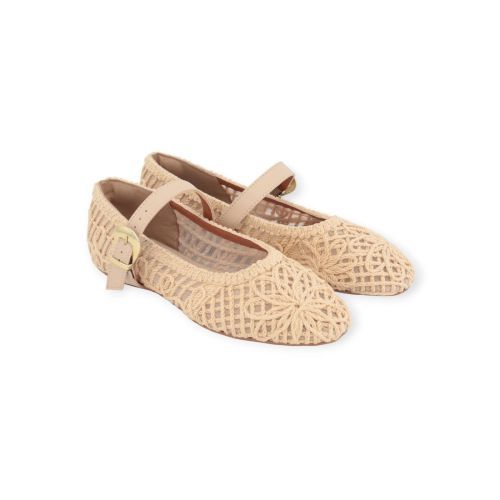 Valentina ballerina in beige geweven leer voor dames. Valentina ballerina in beige geweven leer voor dames.