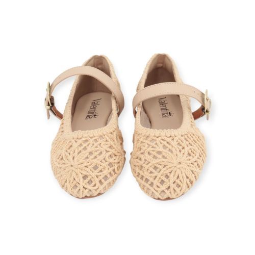 Valentina ballerina in beige geweven leer voor dames. Valentina ballerina in beige geweven leer voor dames.