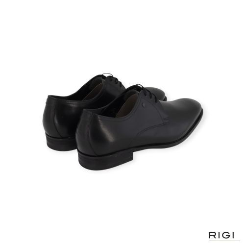 Van Bommel Terra 02.01 SBM 30165-10-01 veterschoen in zwart leer voor heren. Van Bommel Terra 02.01 SBM 30165-10-01 veterschoen in zwart leer voor heren.