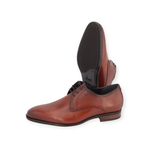 Van Bommel Terra 02.05 veterschoen in donker cognac voor heren. 