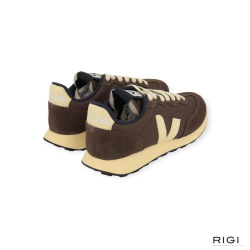 Veja Rio Branco II alveomesh in bruin suède, mesh  voor dames. 