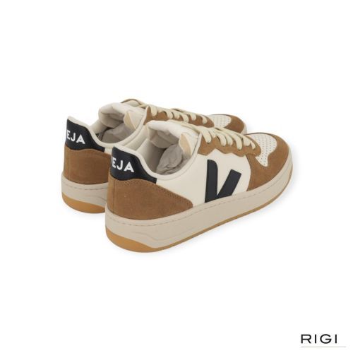 Veja V-10 Prime Leather voor dames en heren in offwit leer met beige suède. 