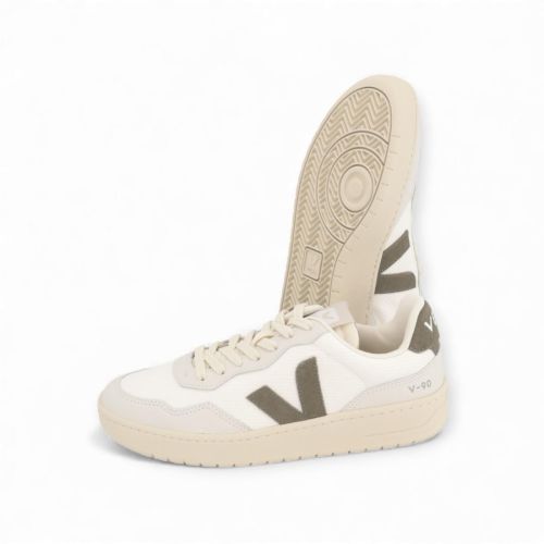 Veja V90 mesh in wit off wit met kaki voor heren. Veja V90 mesh in wit off wit met kaki voor heren.