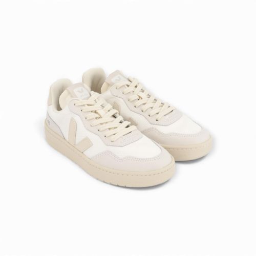 Veja V90 mesh in wit off wit voor dames en heren (unisex). Veja V90 mesh in wit off wit voor dames en heren (unisex).