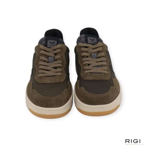 Veja V-90 B-Mesh heren sneaker in groen met zwart suede. Veja V-90 B-Mesh heren sneaker in groen met zwart suede.