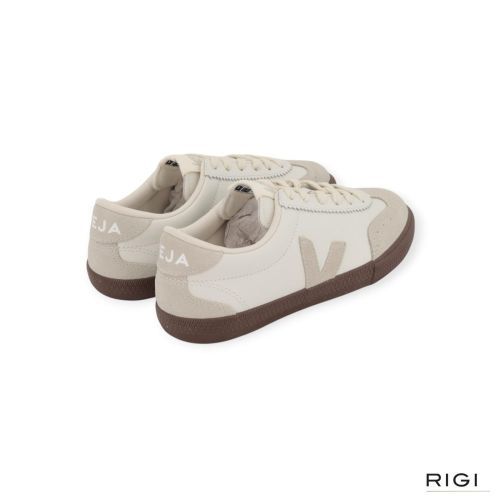 Veja Volley O.T leather in offwit leer / suède voor dames. 