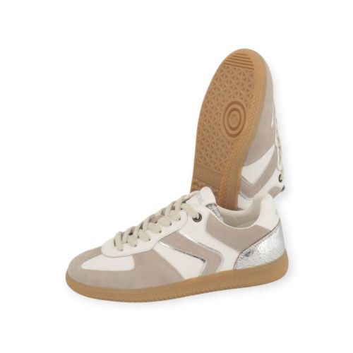 Verbenas Sora Sibela dames sneaker in het off wit met zilver leer.