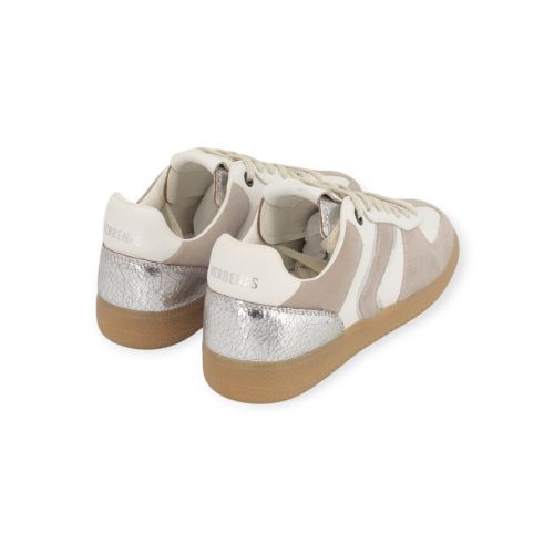 Verbenas Sora Sibela dames sneaker in het off wit met zilver leer.