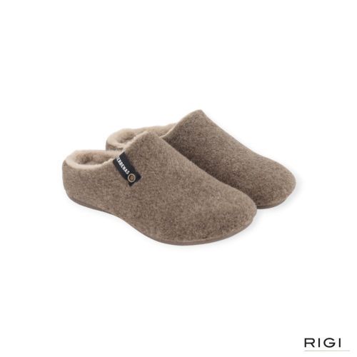 Verbenas York Picos Pet pantoffel in kaki stof voor dames. Verbenas York Picos Pet pantoffel in kaki stof voor dames.