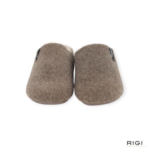 Verbenas York Picos Pet pantoffel in kaki stof voor dames. Verbenas York Picos Pet pantoffel in kaki stof voor dames.