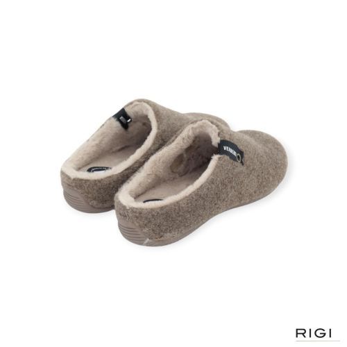 Verbenas York Picos Pet pantoffel in kaki stof voor dames. Verbenas York Picos Pet pantoffel in kaki stof voor dames.
