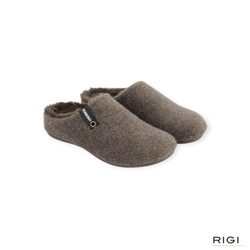 Verbenas York Picos Pet pantoffel in taupe stof voor dames. Verbenas York Picos Pet pantoffel in taupe stof voor dames.