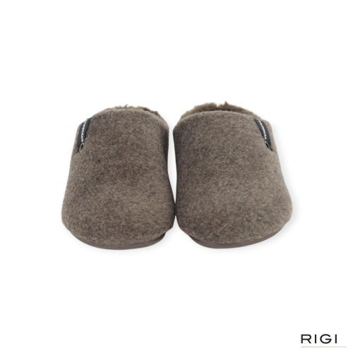 Verbenas York Picos Pet pantoffel in taupe stof voor dames. Verbenas York Picos Pet pantoffel in taupe stof voor dames.