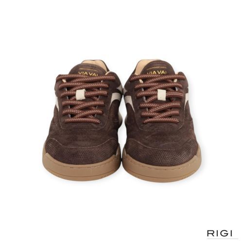 Via Vai Kris Dante sneaker in bruin suède voor dames. Via Vai Kris Dante sneaker in bruin suède voor dames.
