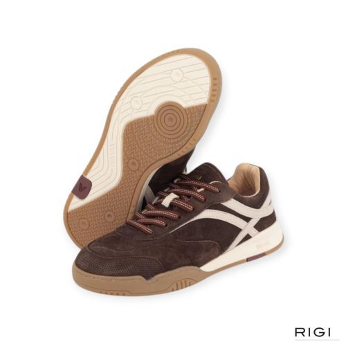 Via Vai Kris Dante sneaker in bruin suède voor dames. Via Vai Kris Dante sneaker in bruin suède voor dames.