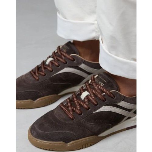 Via Vai Kris Dante sneaker in bruin suède voor dames. Via Vai Kris Dante sneaker in bruin suède voor dames.