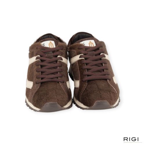 Via Vai Scott Demi sneaker in bruin ponyvel en offwit leer voor dames. Via Vai Scott Demi sneaker in bruin ponyvel en offwit leer voor dames.