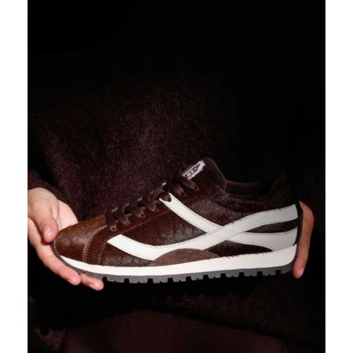Via Vai Scott Demi sneaker in bruin ponyvel en offwit leer voor dames. Via Vai Scott Demi sneaker in bruin ponyvel en offwit leer voor dames.
