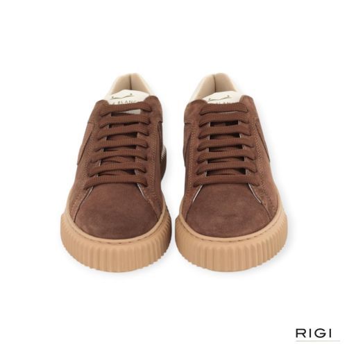 Voile Blanche Lipari sneaker in bruin suède met offwit leer voor dames. Voile Blanche Lipari sneaker in bruin suède met offwit leer voor dames.