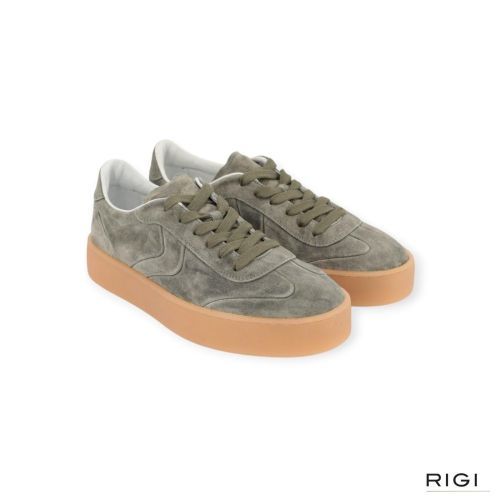 Voile Blanche Mind 02 sneaker in groen suède voor heren. Voile Blanche Mind 02 sneaker in groen suède voor heren.