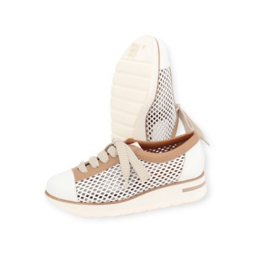 Volpato 4831 veterschoen in wit, camel leer voor dames. Volpato 4831 veterschoen in wit, camel leer voor dames.