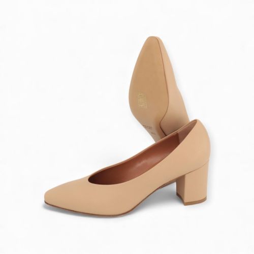 Voltan dames pump LV582 in beige. Voltan dames pump LV582 in beige.