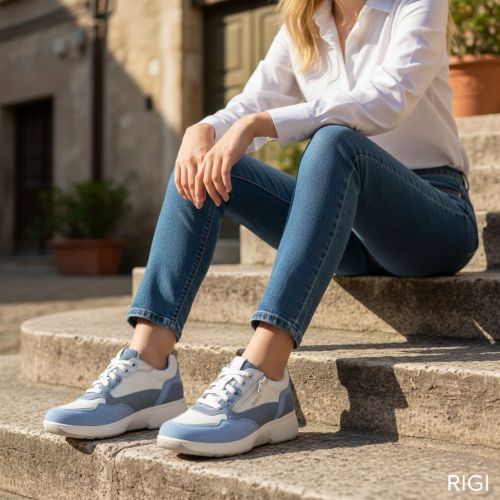 Xsensible Grenoble sneaker voor dames in lichtblauw suède met wit leer. 
