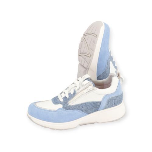 Xsensible Grenoble sneaker voor dames in lichtblauw suède met wit leer. 