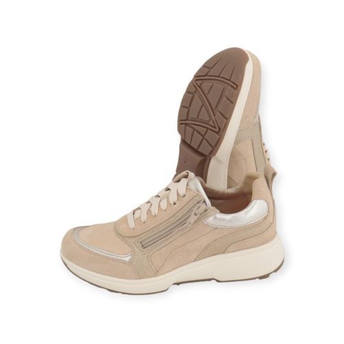 Xsensible Valletta sneaker in zand suède voor dames.