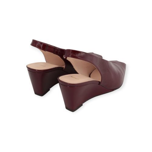 Zinda 3415 dames sleehak sandaal in het bordeaux lak. Zinda 3415 dames sleehak sandaal in het bordeaux lak.