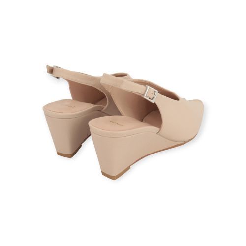 Zinda 3415 dames sleehak sandaal in het beige leer. Zinda 3415 dames sleehak sandaal in het beige leer.