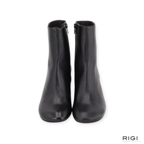 Zinda Softy 3628-C enkellaars in zacht zwart leer voor dames. Zinda Softy 3628-C enkellaars in zacht zwart leer voor dames.