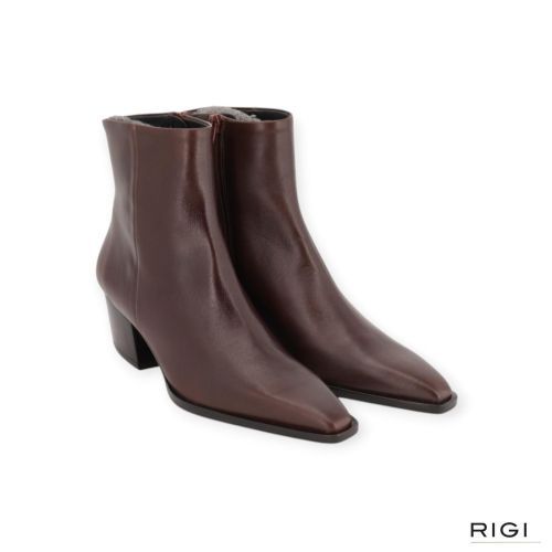 Zinda 3636-S enkellaars in bruin leer voor dames. Zinda 3636-S enkellaars in bruin leer voor dames.