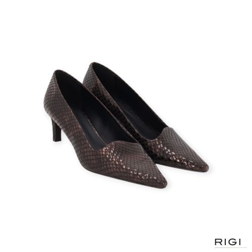 Zinda 3661 pump in donkerbruin python metallic leer voor dames. Zinda 3661 pump in donkerbruin python metallic leer voor dames.