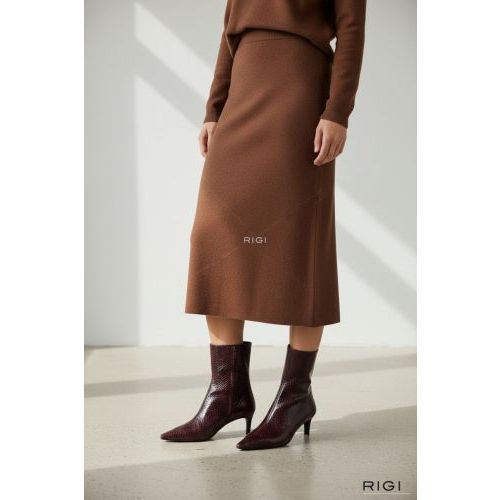 Zinda Elba 3668 enkellaars in prune, bordeaux leer voor dames. Zinda Elba 3668 enkellaars in prune, bordeaux leer voor dames.